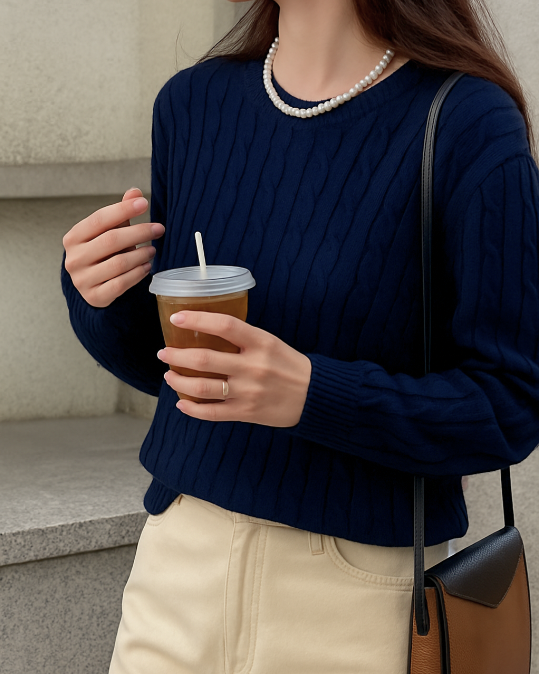 Moteriškas pintas megztinis su vilna